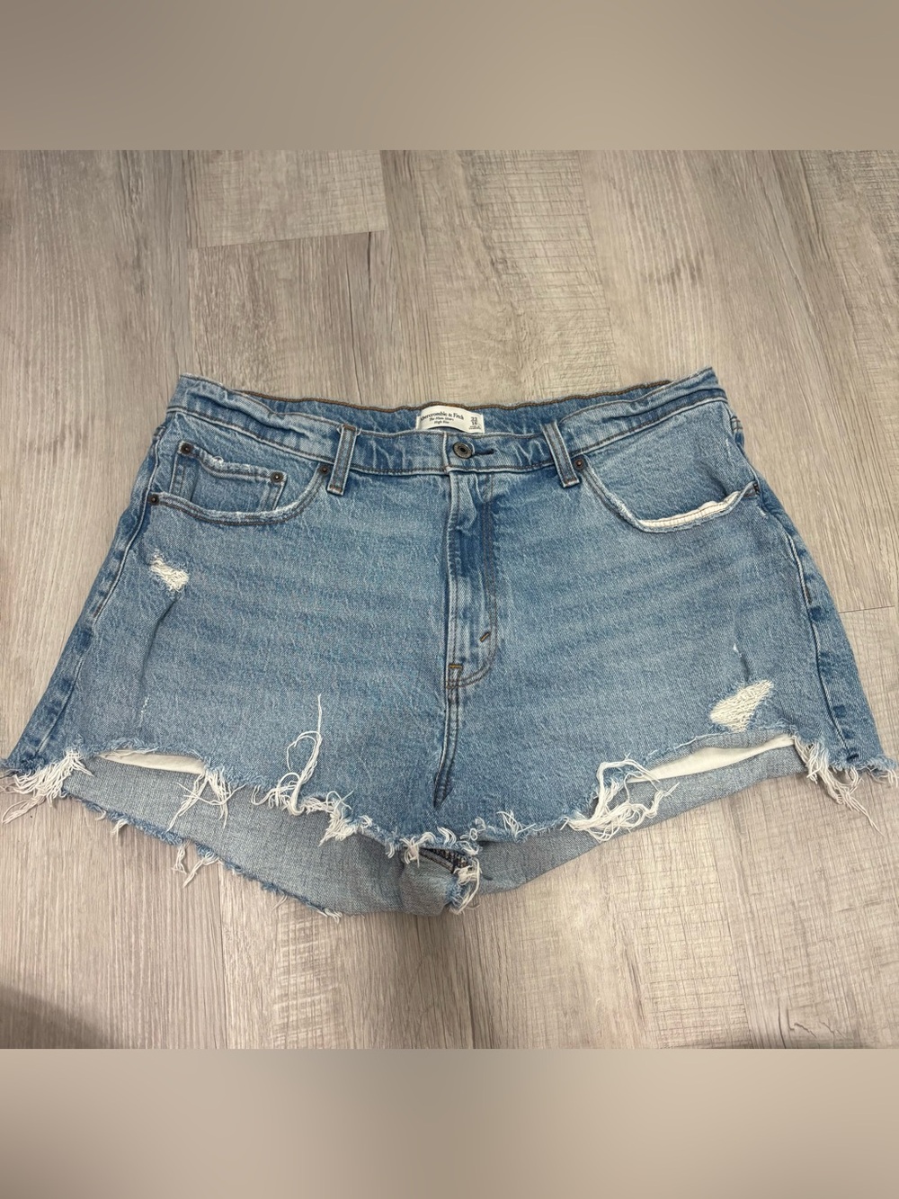 Abercrombie & Fitch The Mom High Rise Short Size 33/16 Curve Love